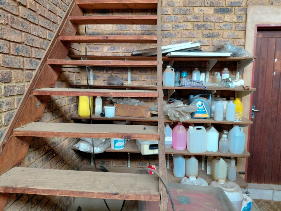 5 Bedroom Property for Sale in Roodekopjes Ah North West